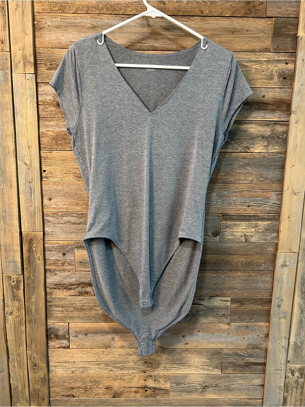 Old Navy Gray V-Neck Bodysuit Top* - size L